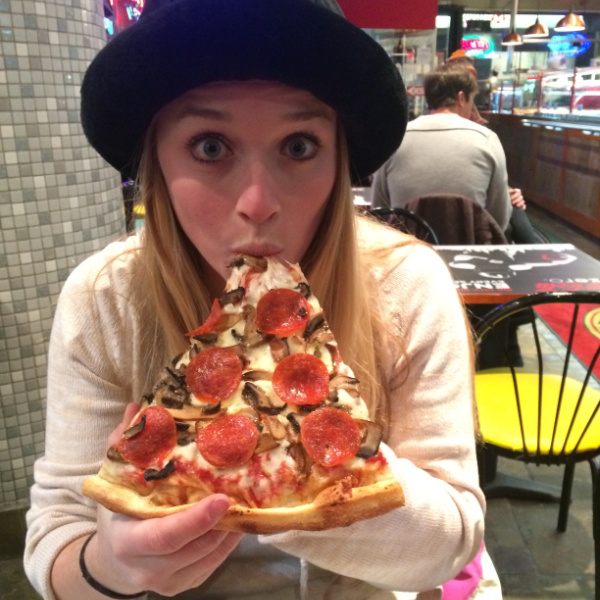 lana eating pizza in New York